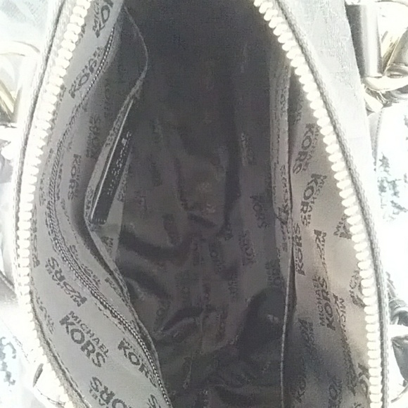 Black and gold Michael Kors handbag - Picture 4 of 4